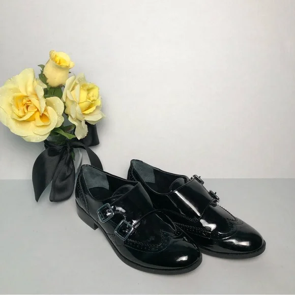 ⭐️NEW⭐️UNISA Black Patent Leather Loafers - Picture 4 of 8
